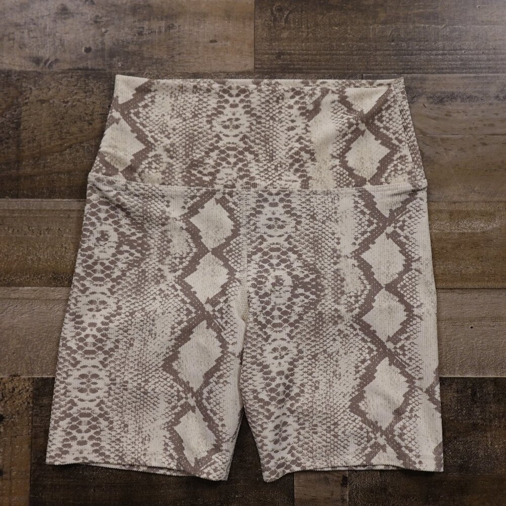 Beach Riot Snakeskin Bike Shorts Women’s Medium Taupe Beige High-Rise